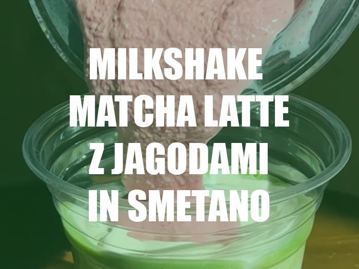 Milkshake matcha latte z jagodami in smetano