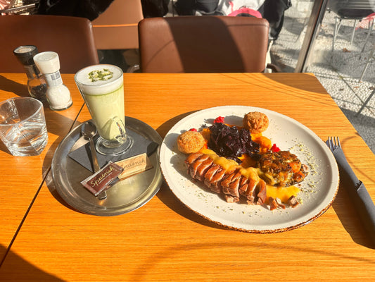 Sputnik: Svetovna kavarna, svetovna malca & svetovna matcha